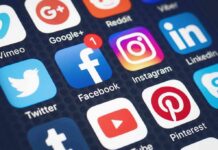 Smartphone screen showing social media app icons